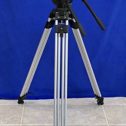 Bogen 3190 Tripod With 3066 100 mm Fluid Head 