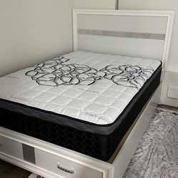 Queen  bed frame with drawers & mattress included          Cama queen size con cajones enfrente & Colchon Incluido