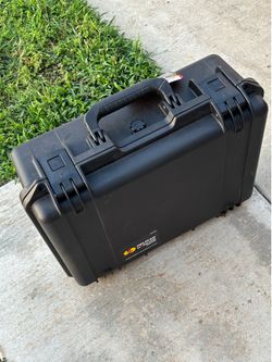 Pelican Storm Case IM2400 with foaming