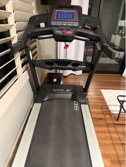 SOLE TT8 Treadmill