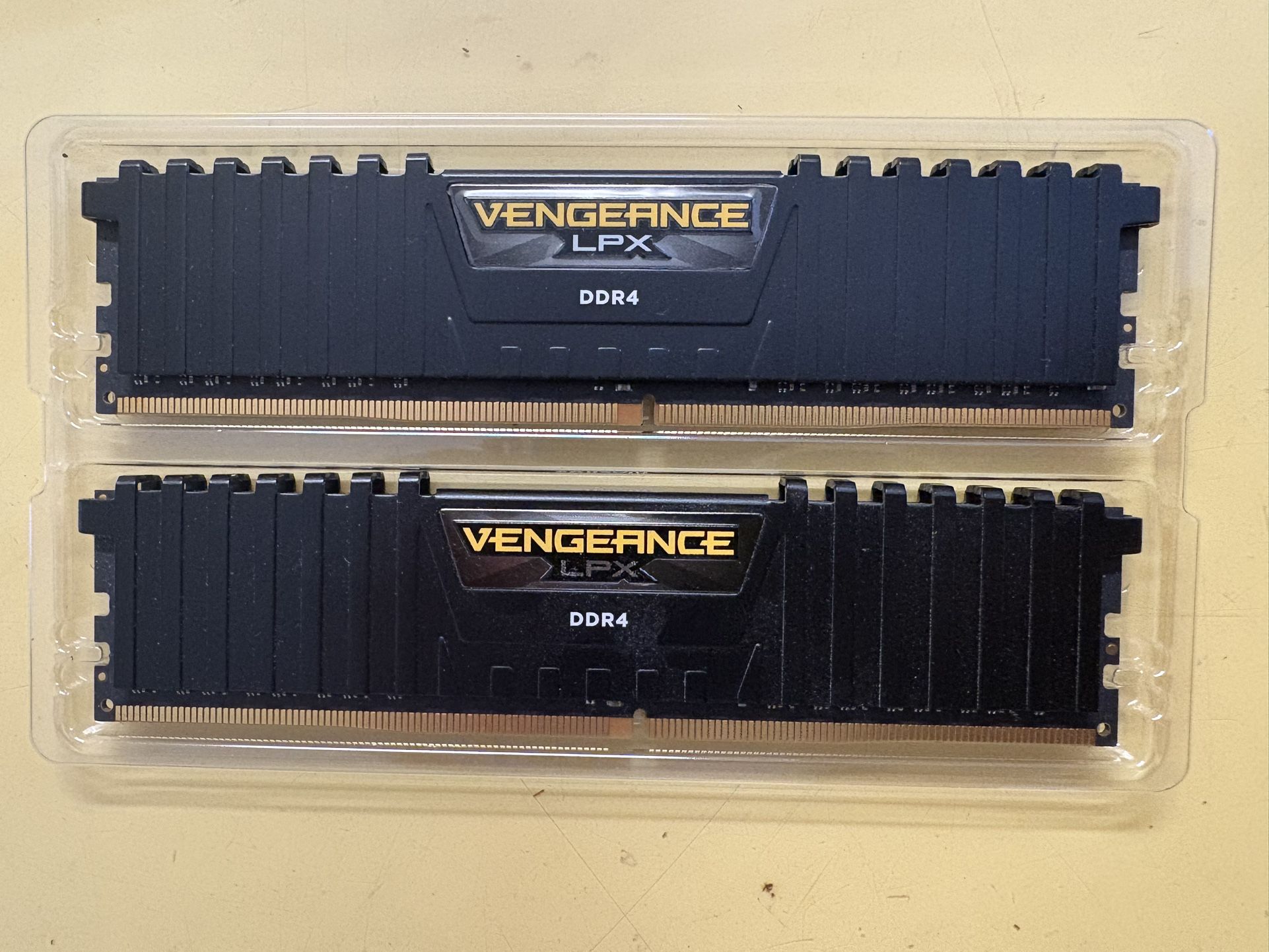 Corsair Vengeance DDR4 16GB (2x8GB)