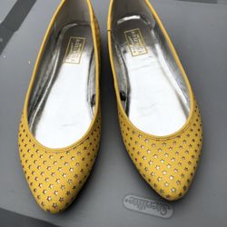 Women’s shoes, gold Color, size 7 1/2, Arizona Jean company 