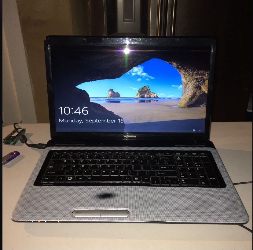 TOSHIBA SATELLITE WINDOWS 10 LAPTOP 