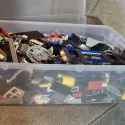 LEGOS AND MORE 