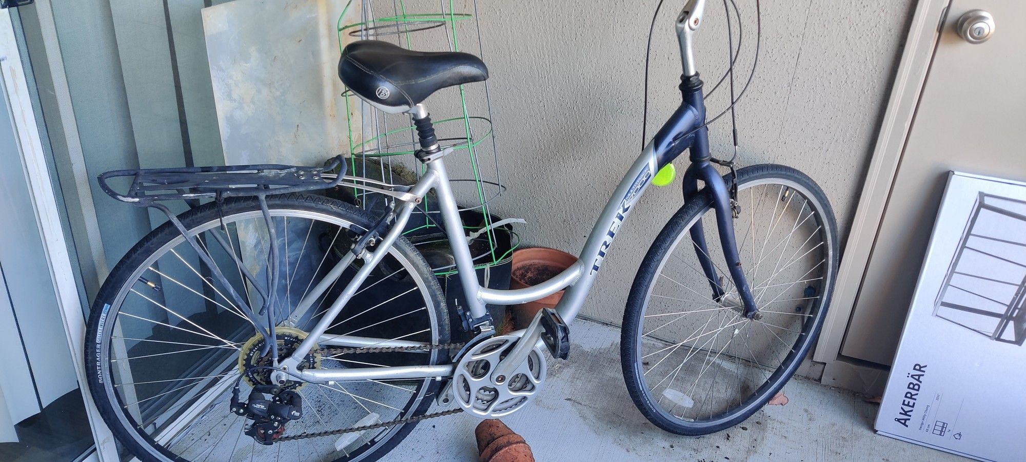 Trek Multitrack 7000 Mountain Bike w/ Back Wheel Attachment
