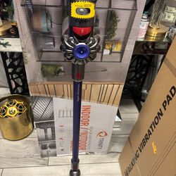 Dyson V8 Cordless Vacuum, Cleans Hard Floors and Carpets, Detangles, Converts to Handheld