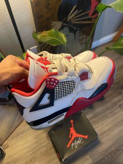 Jordan 4 fire red