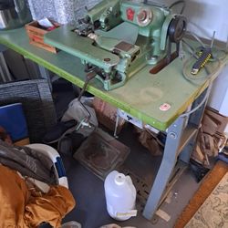 Blind Stich Sewing Machine Commercial Grade In Perfect Condition