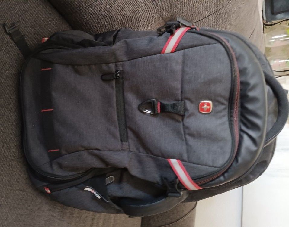 SWISS GEAR 2800 USB Laptop Backpack
