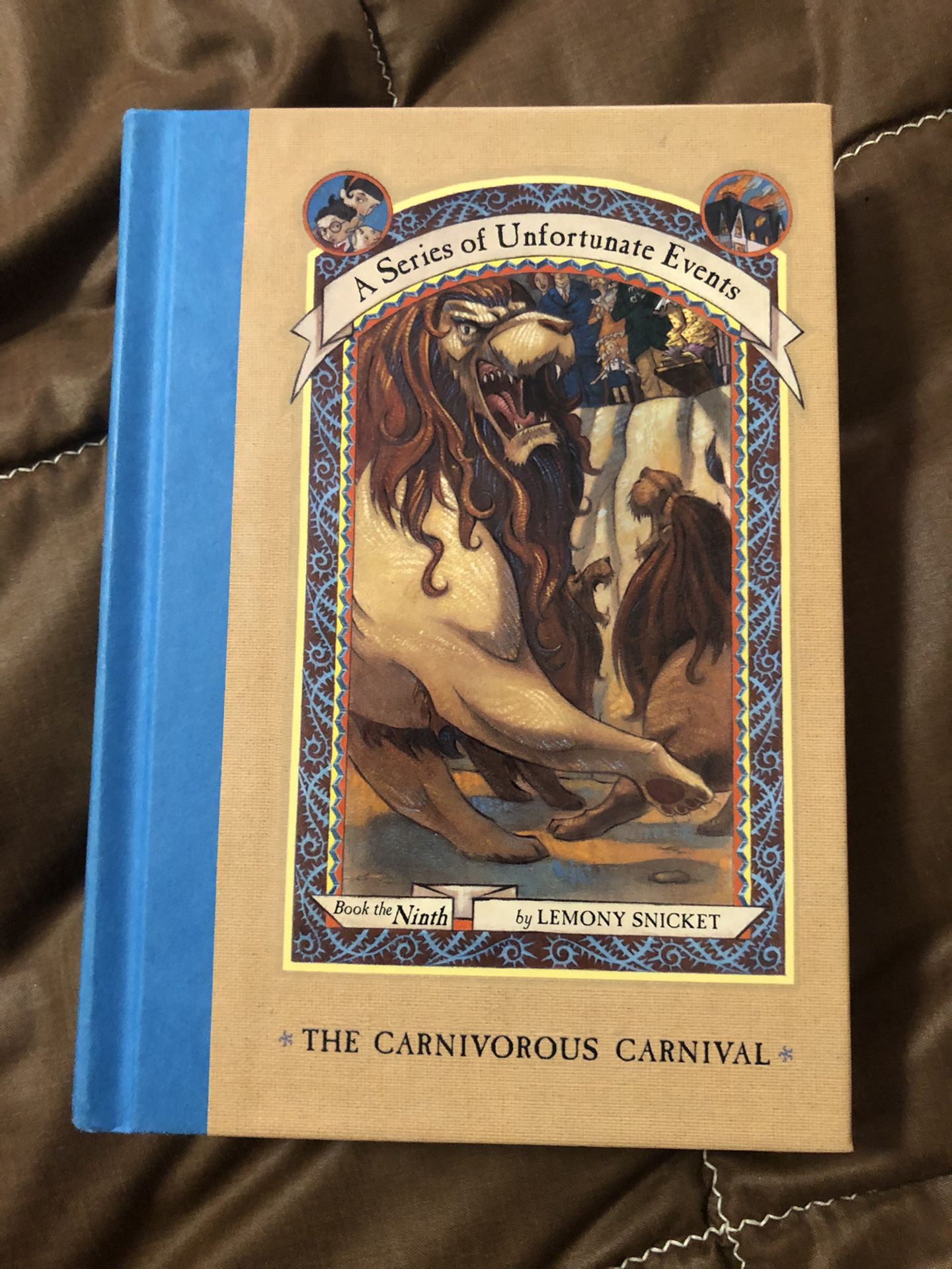 A Carnivorous Carnival (A Series of Unfortunate Events #9) by Lemony Snicket
