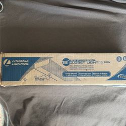 LITHONIA LIGHT 28” Closet Light