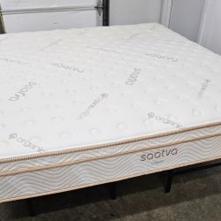 LIKE NEW! Saatva Classic Firm King Mattress - Delivery Available