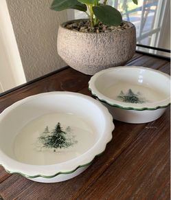 Set of 2 Christmas Tree Ceramic Dishes