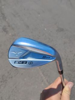 Golf Clubs! Mizuno S23 54 Degree Wedge!