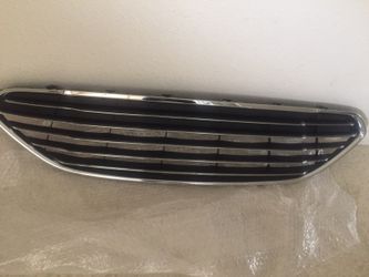 Ford fiesta 2015 upper grille