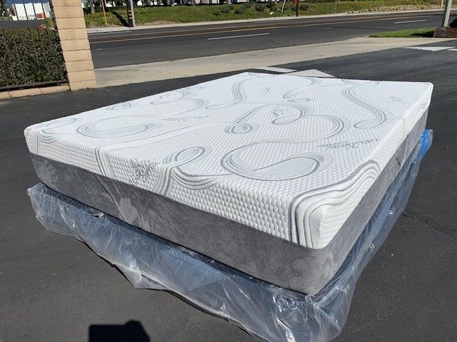 Queen Organic Cool Gel Memory Foam!!