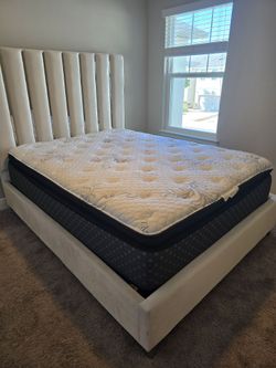 Premium Queen Jumbo Pillow Top Mattress - Sherwood Ormond (Ultra-Clean)