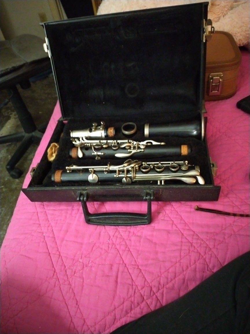 Normandy Vintage Clarinet In Case. 