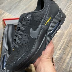 Nike Air Max 90  ( Men Size 11 )