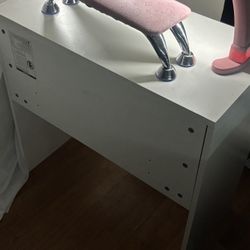 White Desk 