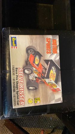 Revell Steve Kinser Bass Pro Shops Sprint Car Model Kit