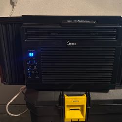 Midea 5,000 BTU Window Air Conditioner – Works Great