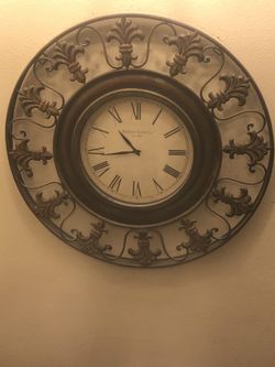 Decorative wall clock
