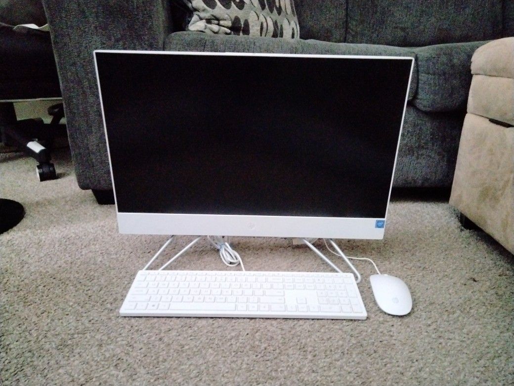 White HP 21.5" All-in-One PC
