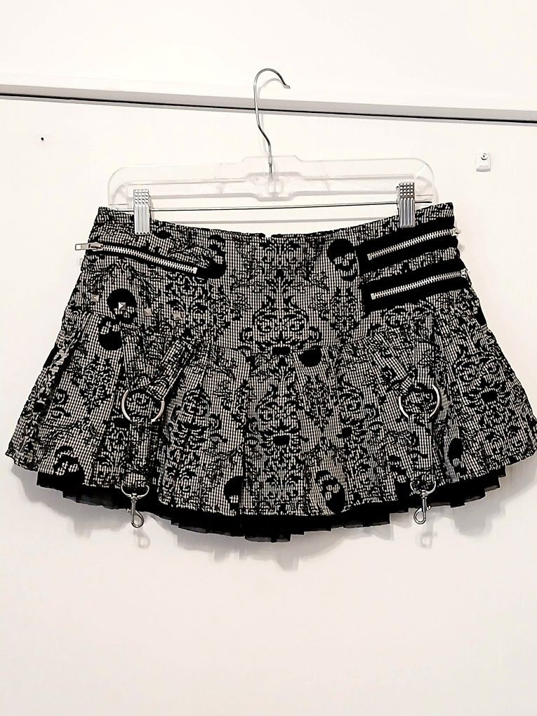 Super Cute Skull Skirt S 🎃 New With Tags