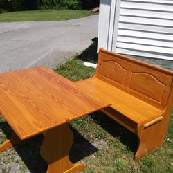 table with bench seat 