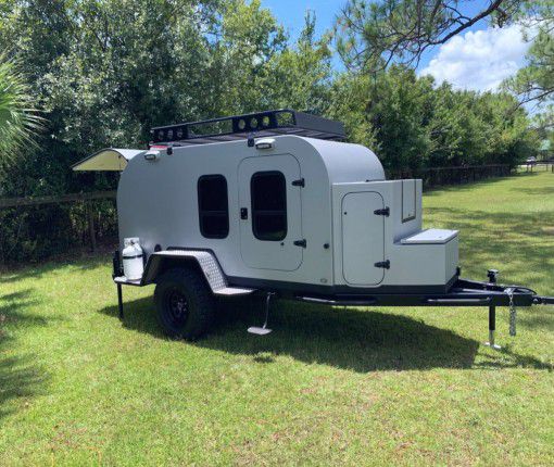 Photo IAM SELLING A ALMOST NEW Teardrop Overland trailer.$800.00