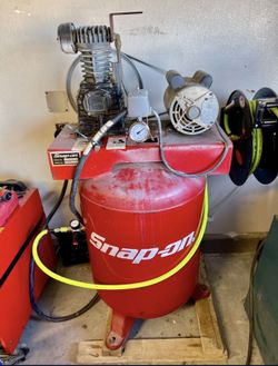 Snap On 36 Gallon Air Compresor 5hp 220v