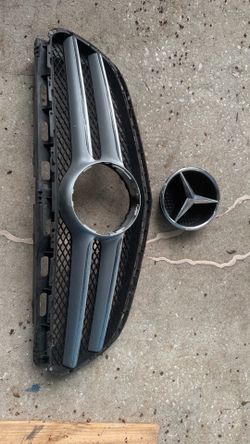 Mercedes Benz Grill and Emblem