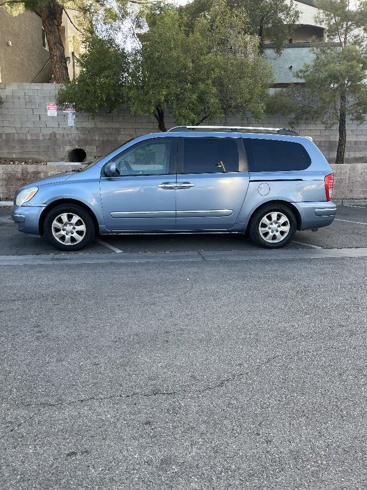 2008 Hyundai Minivan