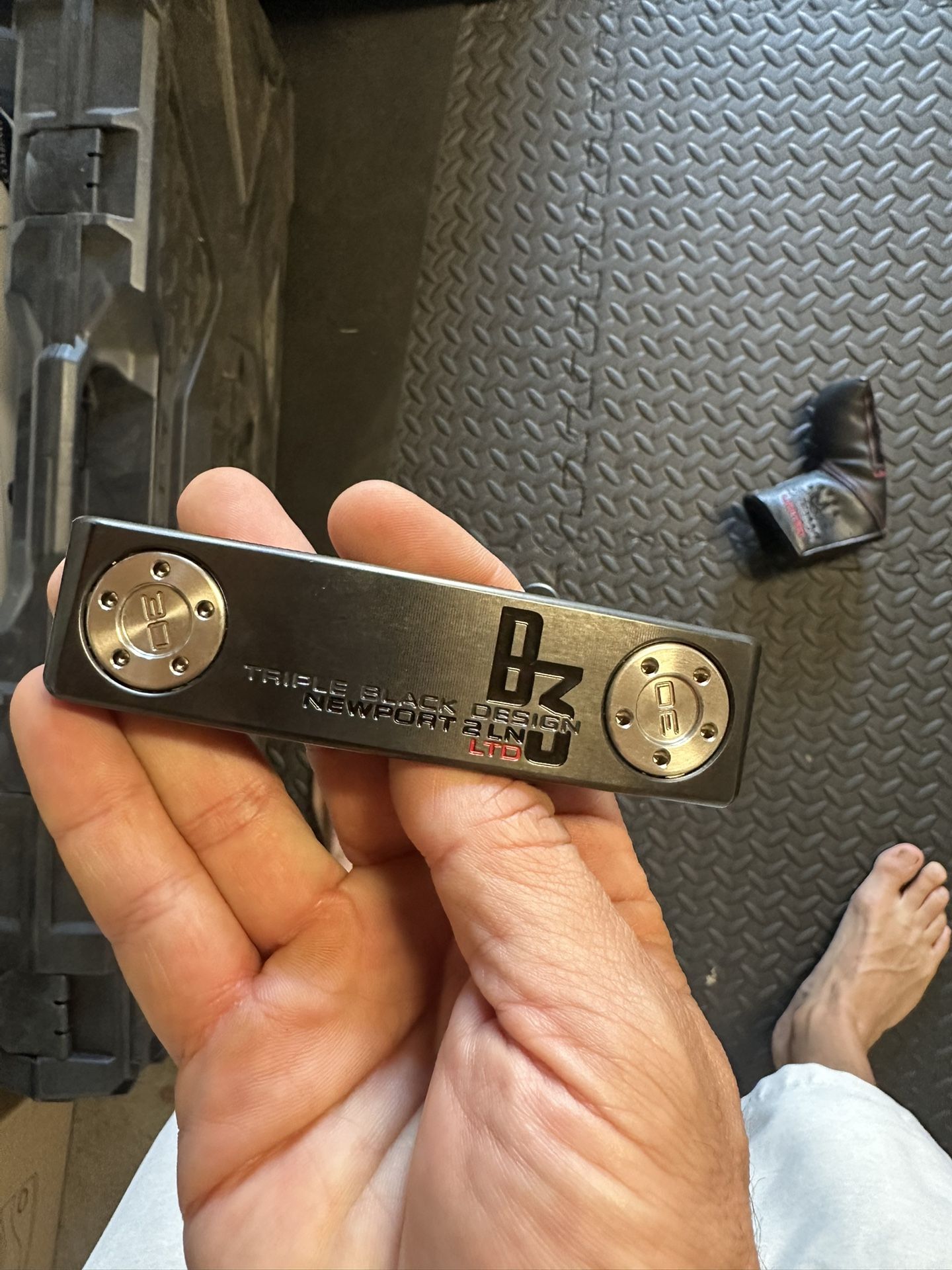 Scotty Cameron Triple Black Newport 2 LN
