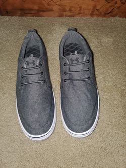 New mems under armor shoes size 10 --45$