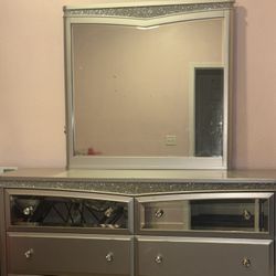 Silver Glam Dresser with Mirror – Great Condition