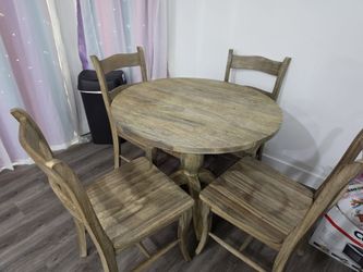 Dinner table + chairs
