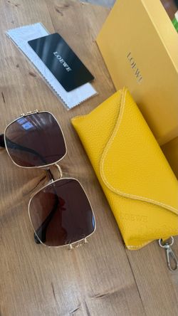 Women’s sunglasses gold sides