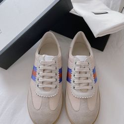 New- Gucci Kid Sneaker ( Size 32/ 33)