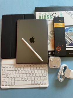 Apple IPad 8th Generation (10.2” Retina /Latest iOS 26/ 2020 model) 32GB with stylus pen, keyboard & Accessories