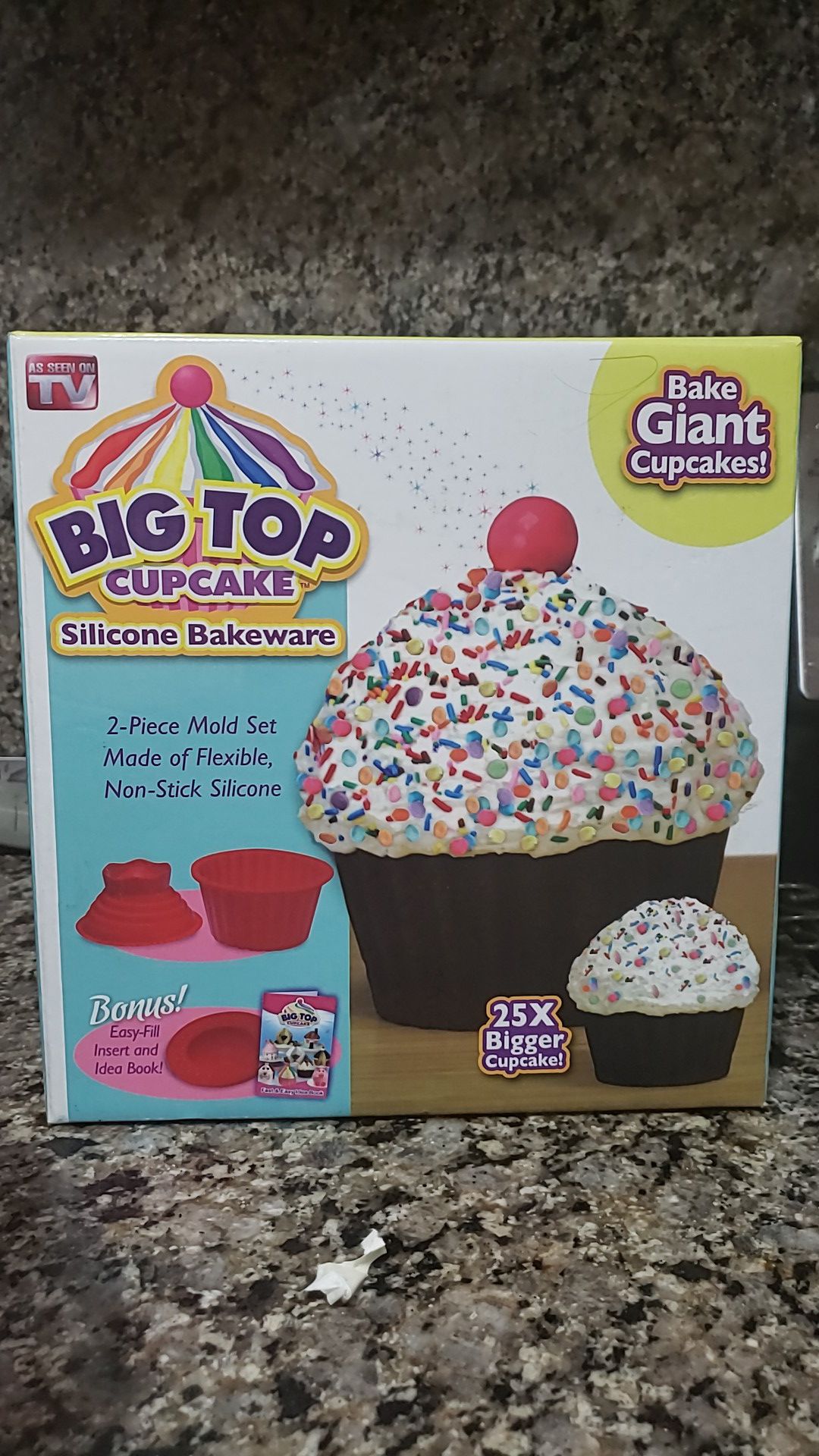 Big Top Cupcake Silicone Bakeware for Sale in Los Angeles, CA