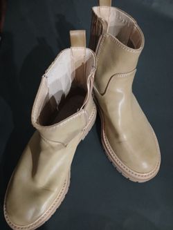 Time and Tru Women's Lug Chelsea Boots, Beige Ankle with Side Zip, OBO