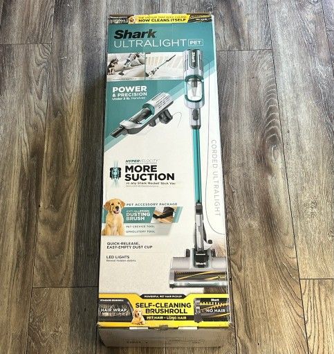 Shark HZ251 Ultralight Corded Stick Self-
Cleaning Brushroll, Perfect, Converts to Hand
Vacuum, LED Headlights