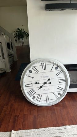 Large wall clock