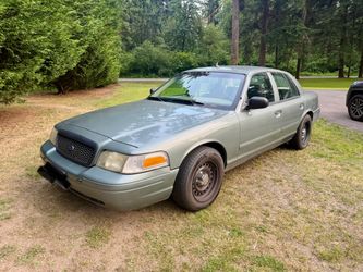 Ford Crown Victoria Full-Size Sedan