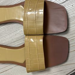 Zara Flat Sandals Size 10