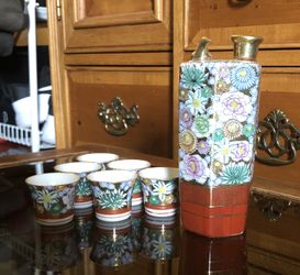 FIRM PRICE VINTAGE JAPANESE CHINA SAKE SET