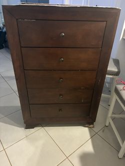 Dresser