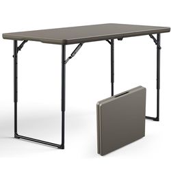 Foldable portable lightweight tables